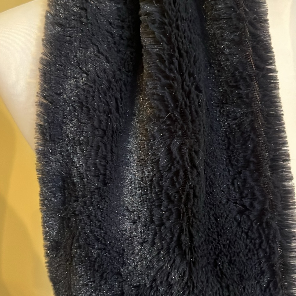 Simonetta, navy, infinity scarf - Picture 4 of 5